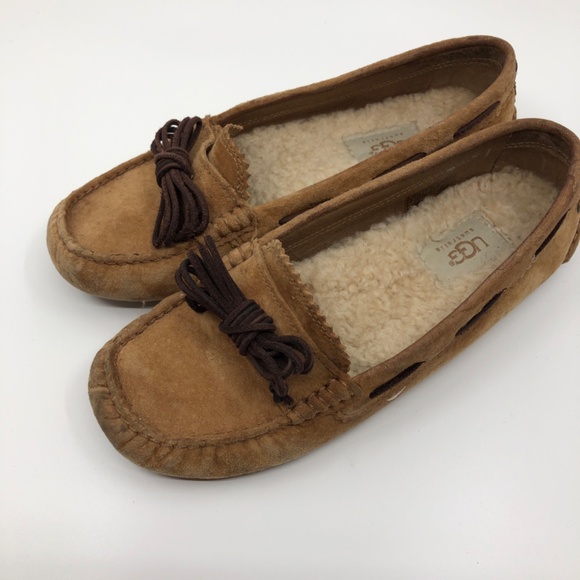 Ugg Sz 7 "Meena" Moccasins/Loafers Driving Moccasins, Suede, Sheepskin-lined - Picture 4 of 6